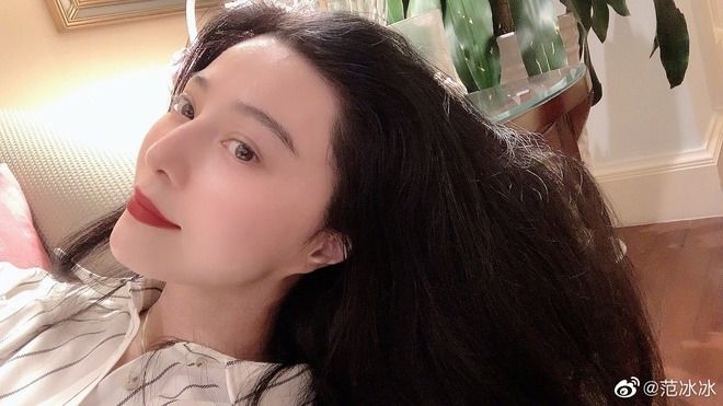 Phạm Băng Băng bị bắt gặp đắp mặt nạ, đeo kính đen khi đi siêu thị