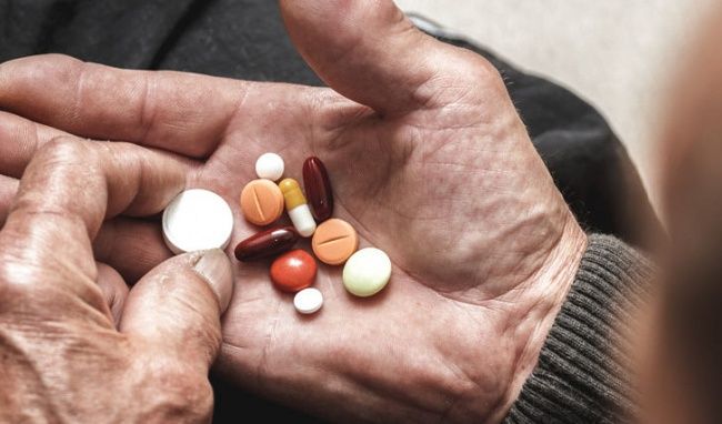 Bác sĩ cảnh báo biến chứng dùng thuốc giảm đau: Ngất xỉu, loét dạ dày