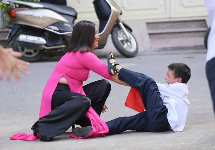 Cười nghiêng ngả với loạt biểu cảm của học sinh trong lễ khai giảng