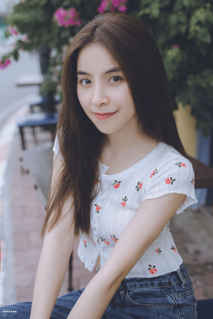 Kiểu ảnh profile của con gái mà chàng yêu thích: Cười tự nhiên