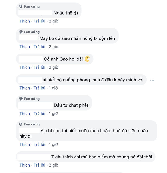 Nhóm học sinh hoá thân thành siêu nhân trong lễ khai giảng