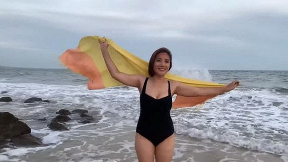 Cát Tường diện bikini khoe body gợi cảm kèm lời nhắn đến antifan
