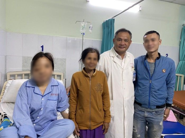 Cô gái Đắk Lắk được phẫu thuật bỏ khối u lớn trên mặt