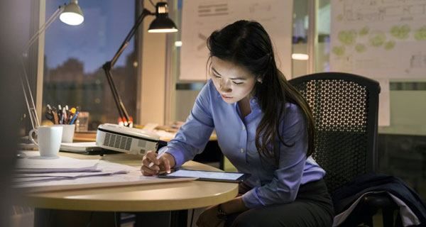 Những thói quen nàng nên bỏ nếu muốn tăng chiều cao: Thức quá khuya