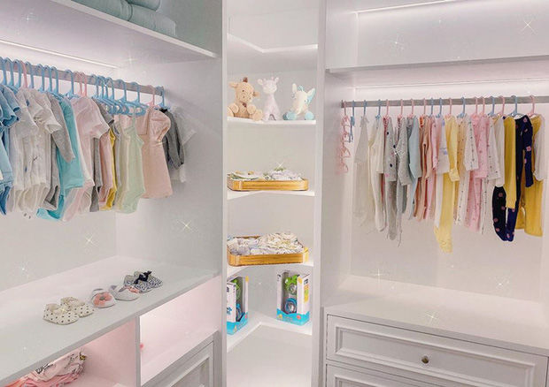 Hết căn phòng quần áo, Cường Đô La mua tặng BST túi hiệu cho con gái