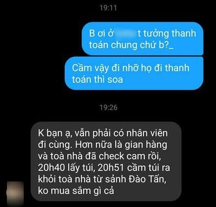 Dạo trung tâm thương mại, ông bố “cầm nhầm” túi xách của cửa hàng