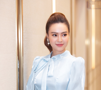 Lan Ngọc chứng minh nhan sắc đẹp từ trong trứng khi khoe ảnh thời bé