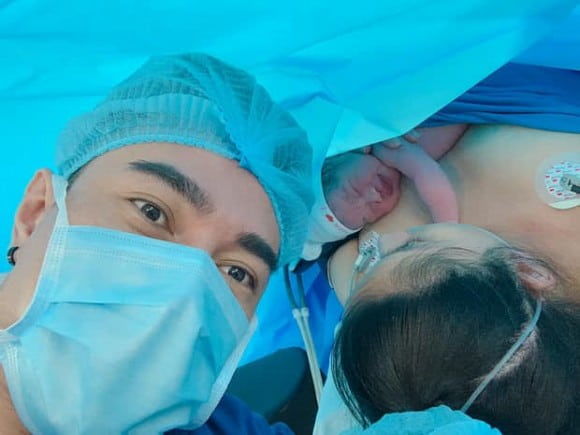 Lê Dương Bảo Lâm nhắn nhủ vợ ngọt ngào khi sinh con gái ngày 2/9