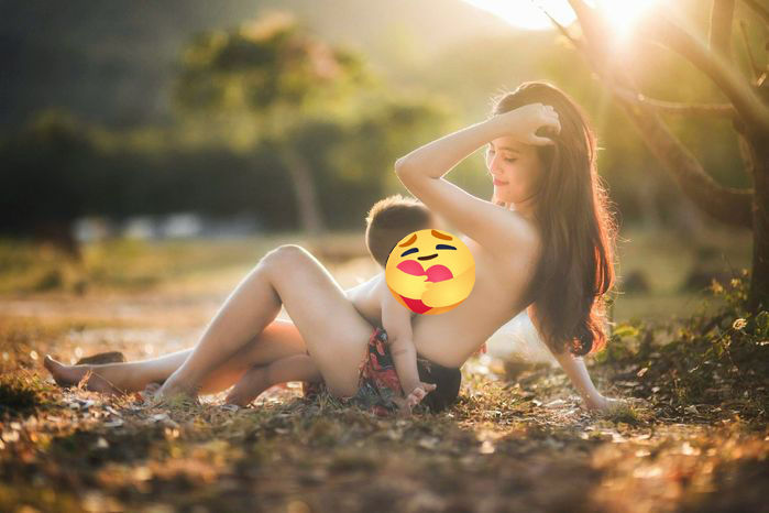 Mẹ bán nude cho con bú 5 năm trước, giờ 3 con vẫn nóng bỏng vô cùng