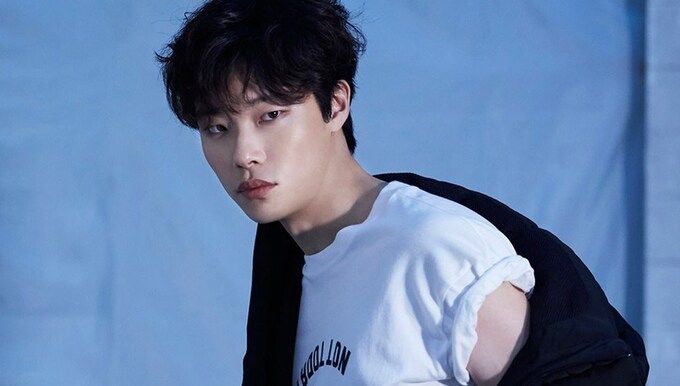 Mỹ nam Hàn Quốc gây bất ngờ khi để tóc dài: Jang Se Jong thêm quyến rũ