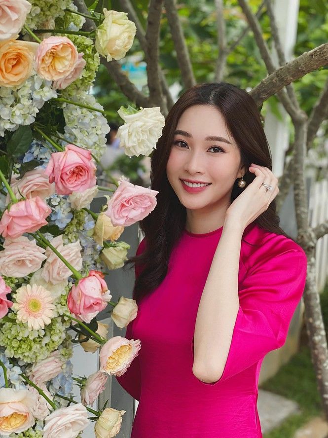Mỹ nhân Việt chăm con mọn vẫn đẹp dù không son phấn