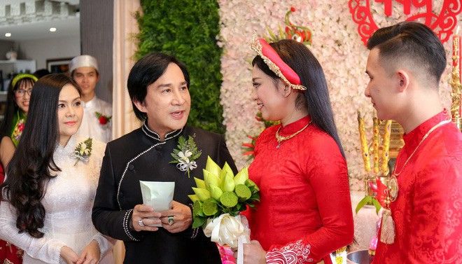 Vợ 3 NSƯT Kim Tử Long hé lộ mối quan hệ với vợ cũ, con riêng của chồng