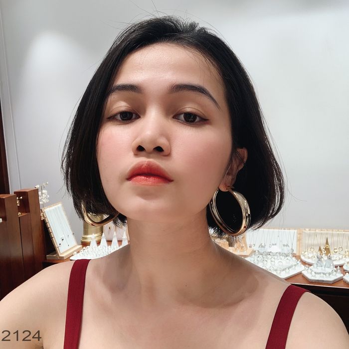 Nguyên tắc vàng khi đeo trang sức bản to: Đeo càng ít càng tốt