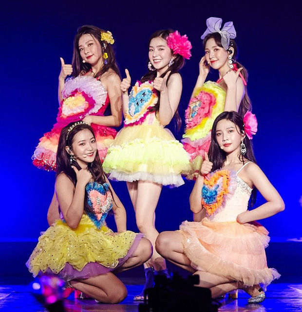 Loạt váy áo lầm lỗi nhất của sao Hàn: Có cả BLACKPINK, Red Velvet