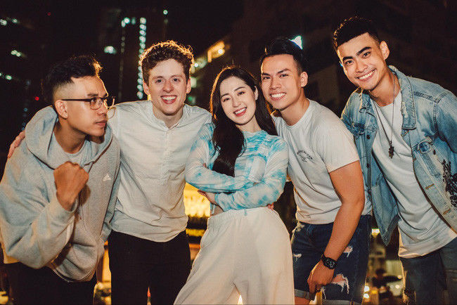 “Nữ thần xã giao” Người ấy là ai: Gặp hết dàn cực phẩm từ Nam ra Bắc