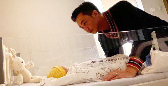 Hết căn phòng quần áo, Cường Đô La mua tặng BST túi hiệu cho con gái