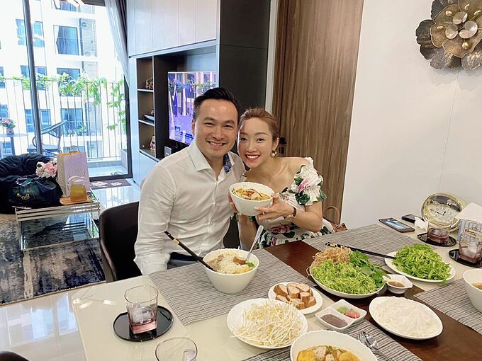 Sao nam Việt yêu nữ đại gia