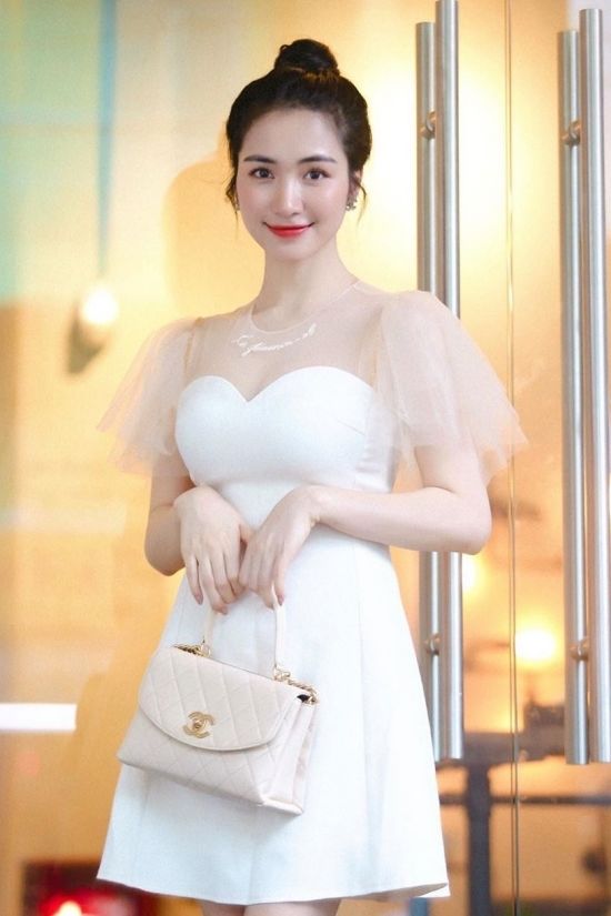 Đại gia showbiz Hoà Minzy tậu thêm túi hiệu gần 200 triệu đồng