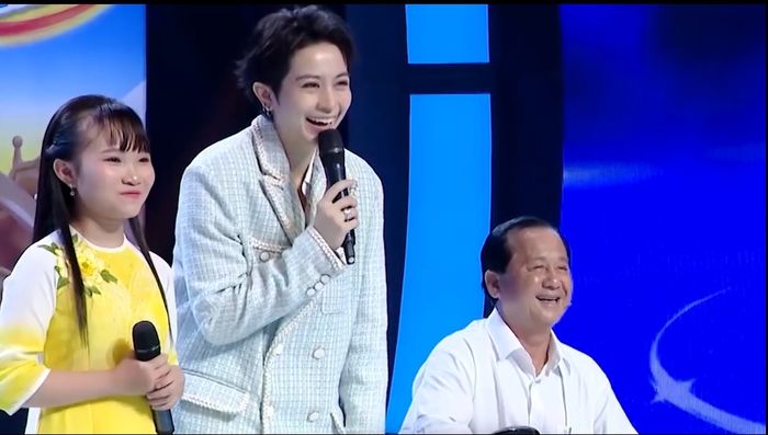 Trấn Thành liên tục chỉnh đốn Hari Won vì dùng từ chưa đúng