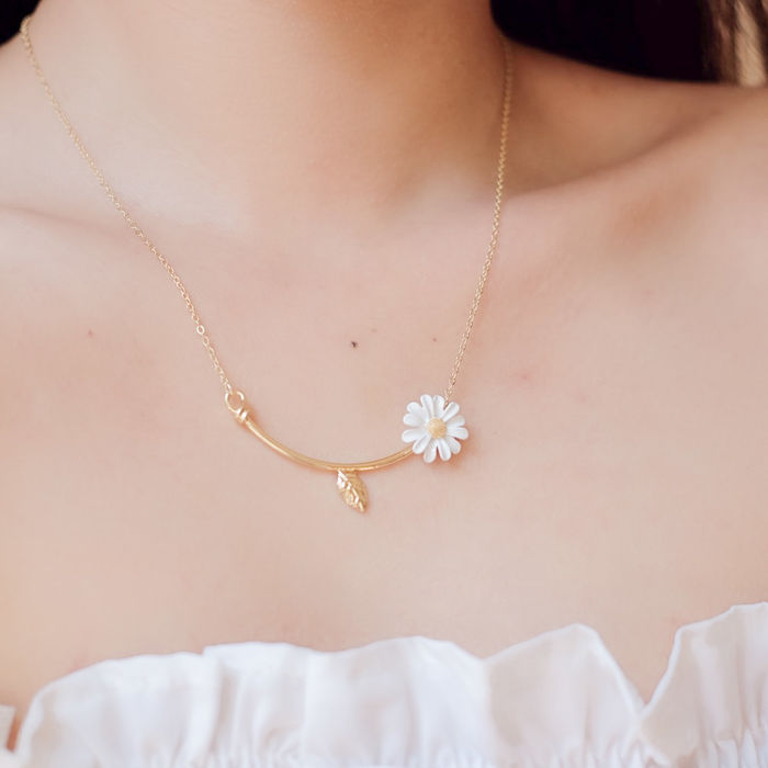 Loạt trang sức phù hợp để đi học giúp nàng xinh lung linh