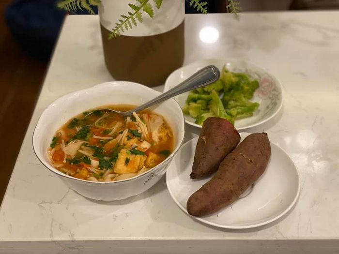 Võ Hạ Trâm từng đặt pate ăn chay nhưng may mắn thoát nạn