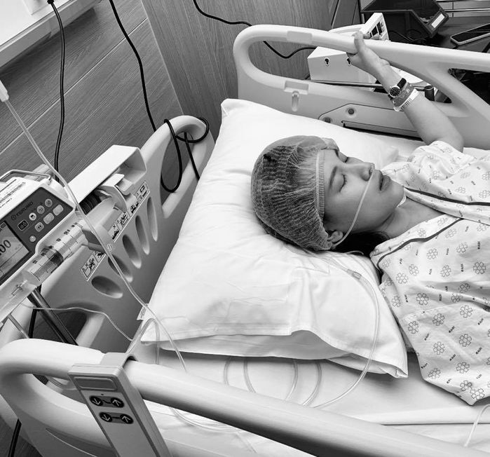 Đông Nhi, Hoàng Oanh và loạt sao Việt kể chuyện đi đẻ