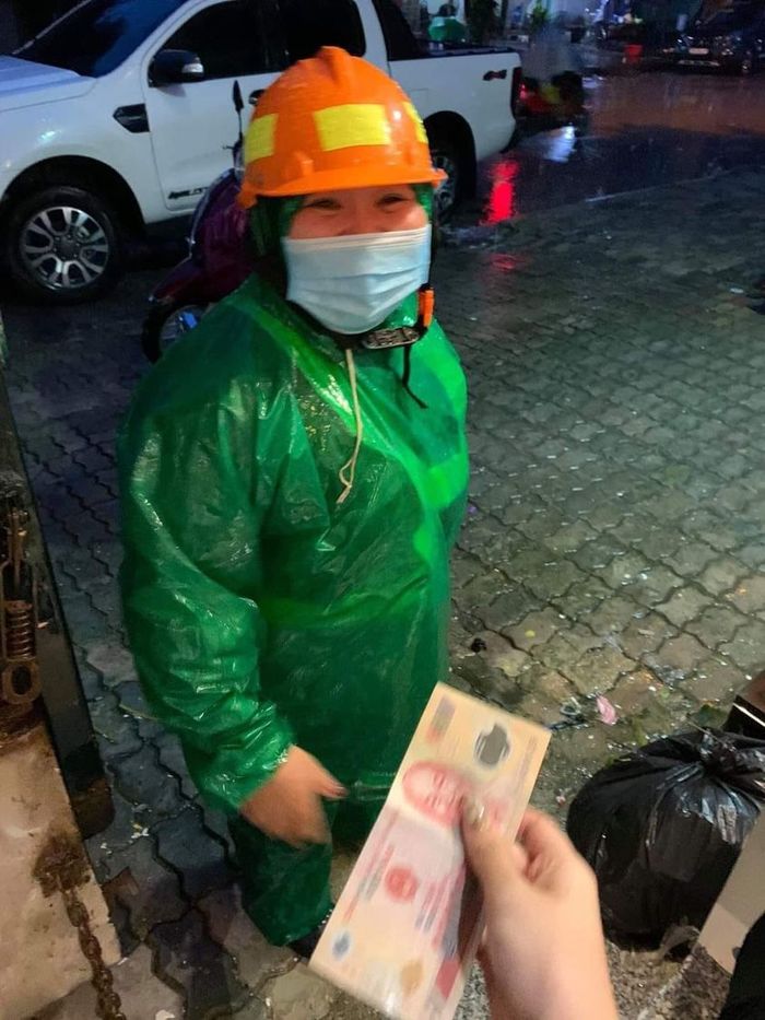 Ấm tình đồng bào cả nước hướng về miền Trung