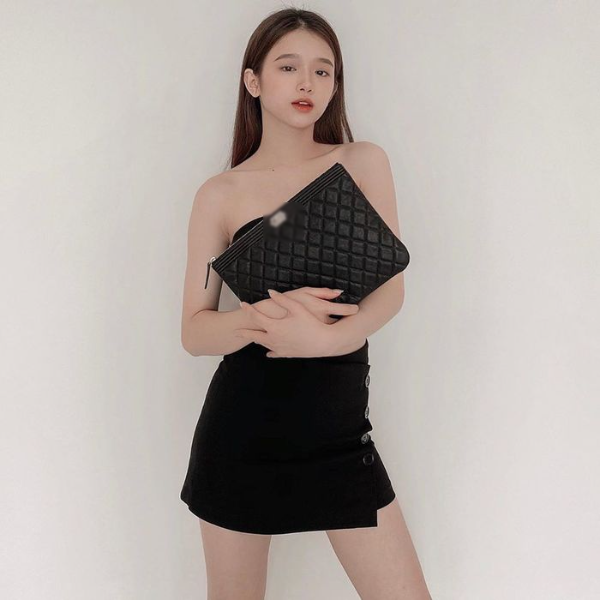 Hot girl Linh Ka tuổi 18: cơ thể ngày càng hoàn hảo
