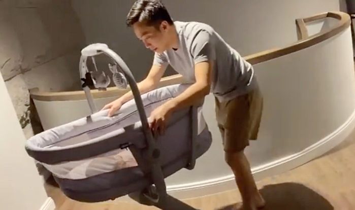 Những ông chồng vàng của mỹ nhân Việt chăm con cực khéo