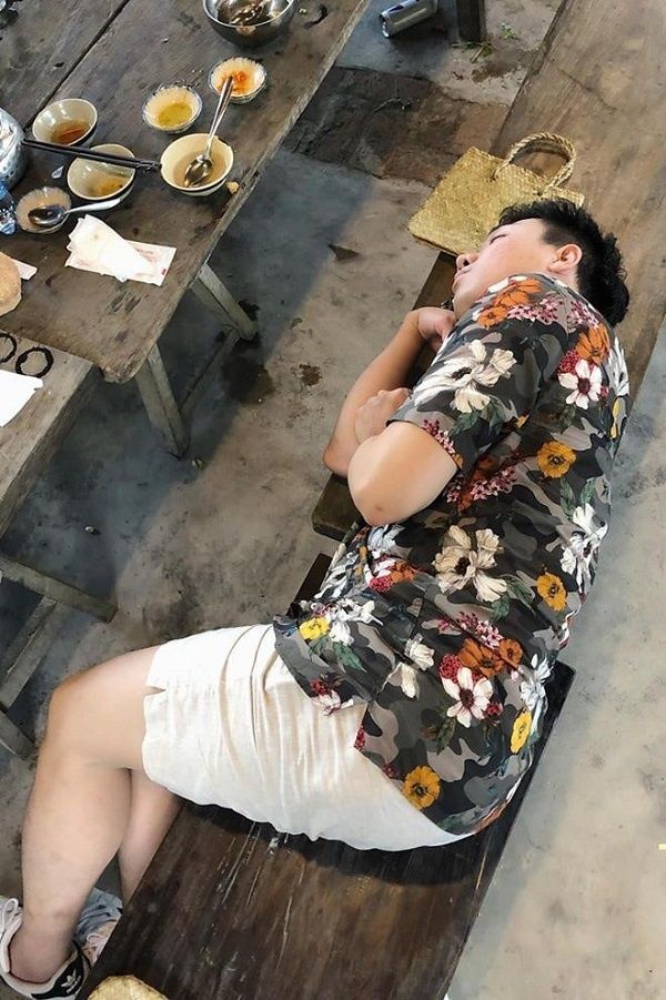 Sao Việt bị chụp lén khi ngủ: Lan Ngọc cũng có góc chết