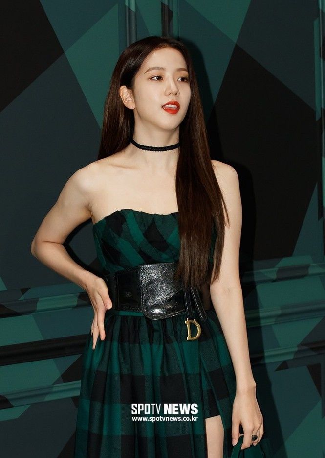 Giấu nhược điểm vóc dáng giỏi như BLACKPINK