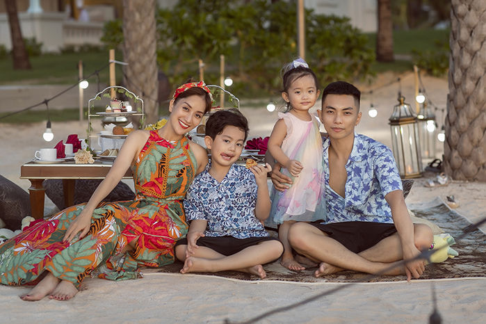 Những mối tình lệch tuổi từng bị phản đối của showbiz Việt giờ ra sao?