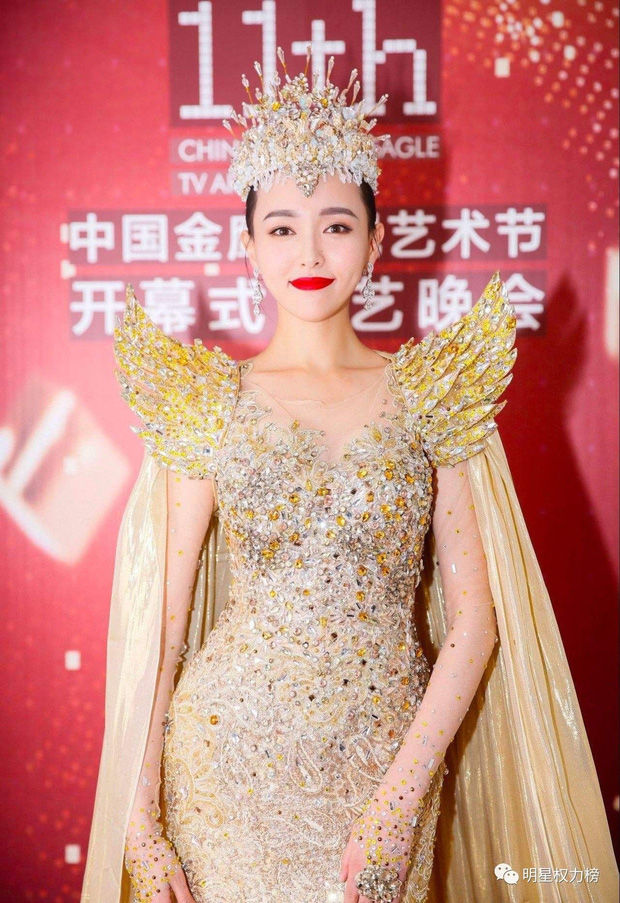 So kè màn múa của 8 Nữ thần Kim Ưng Cbiz