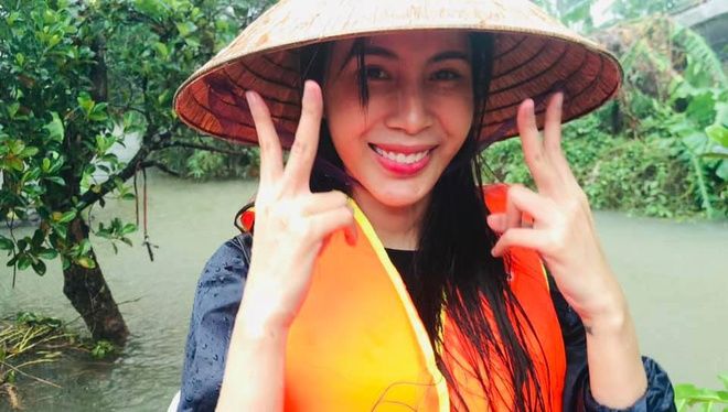 Những lần Thủy Tiên đi ngược số đông