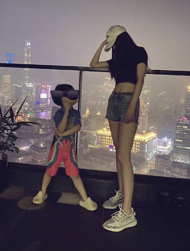Angelababy luôn được khen vì khả năng ứng xử khéo, EQ cao