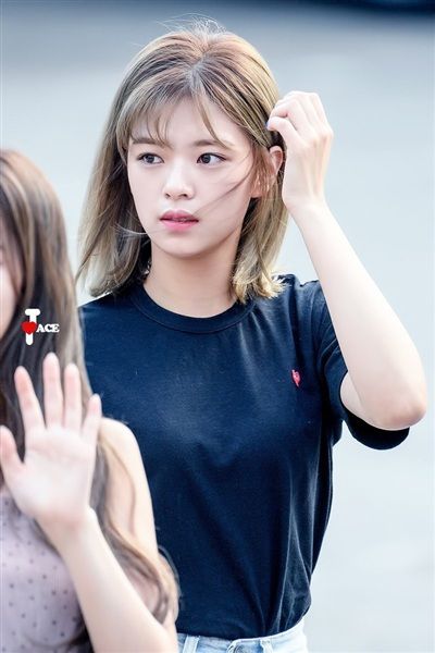 8 bức ảnh đời thường chứng minh nhan sắc thật của nữ idol Kpop