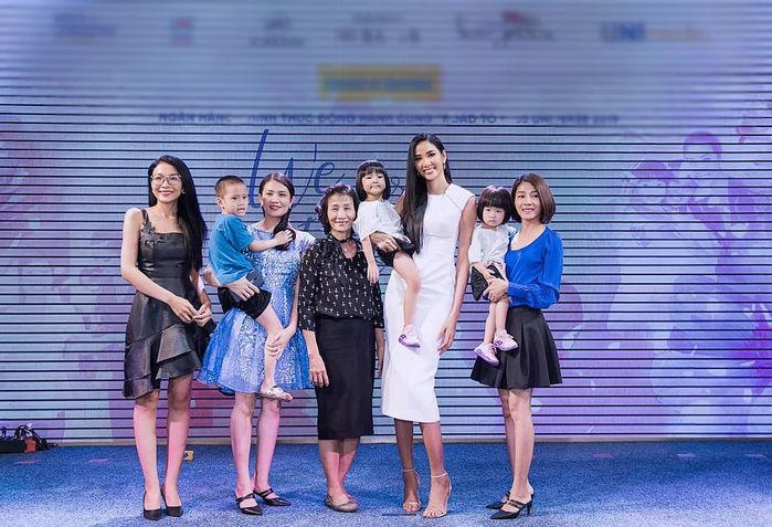 Gen trội nhà sao: Chị em nhà Nhã Phương toàn cực phẩm