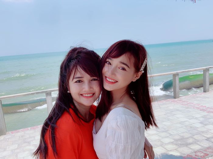 Gen trội nhà sao: Chị em nhà Nhã Phương toàn cực phẩm