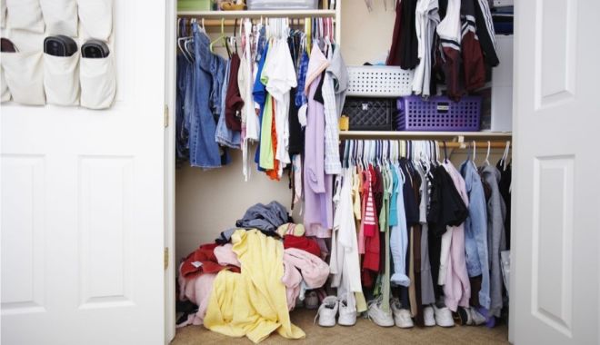 Dọn tủ ra 5 bao đồ bỏ đi, vợ chồng hiểu lý do lương 40 triệu vẫn thiếu