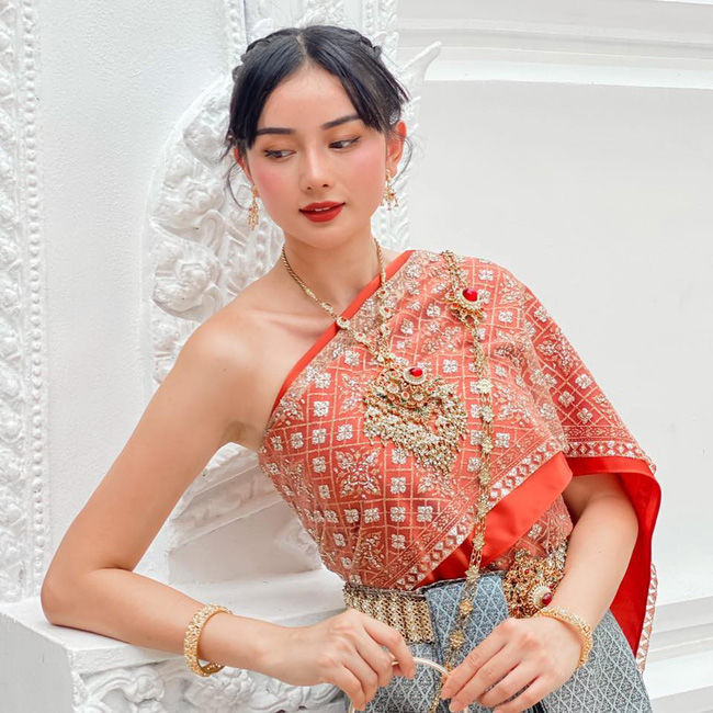 Cô gái Việt lấy đại gia người Thái Lan bật mí cách lấy lòng mẹ chồng