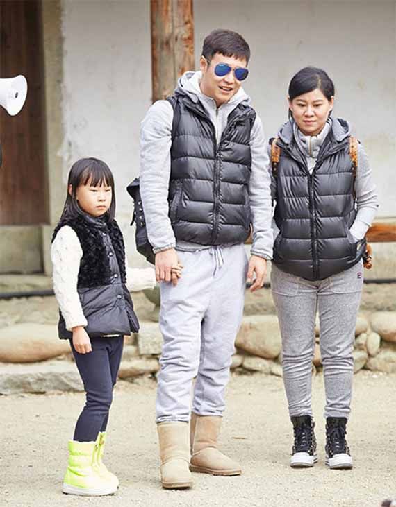 Không sở hữu gen trội nhan sắc, con nhà sao Cbiz sinh ra khác xa bố mẹ