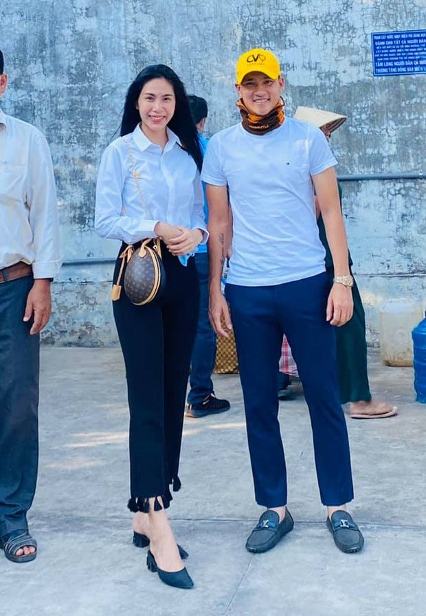 Công Vinh than thở vì có cô vợ như Thủy Tiên