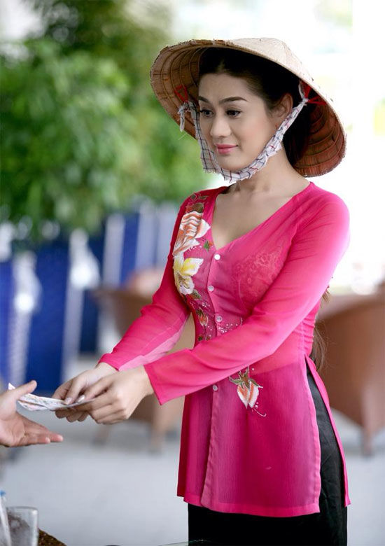 Sao Việt đọ sắc với áo bà ba: Ngọc Trinh gây thương nhớ