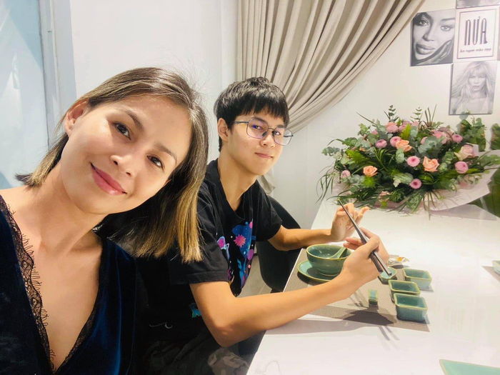 Đẳng cấp thực đơn ăn uống của con sao Việt