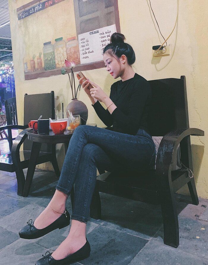 Đọ sắc hot mom Vbiz sau 1 tháng ở cữ: Nhật Linh đã có eo con kiến
