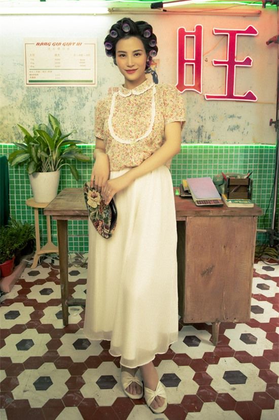 Đông Nhi chuộng mang dép lê trong những tháng cuối thai kỳ