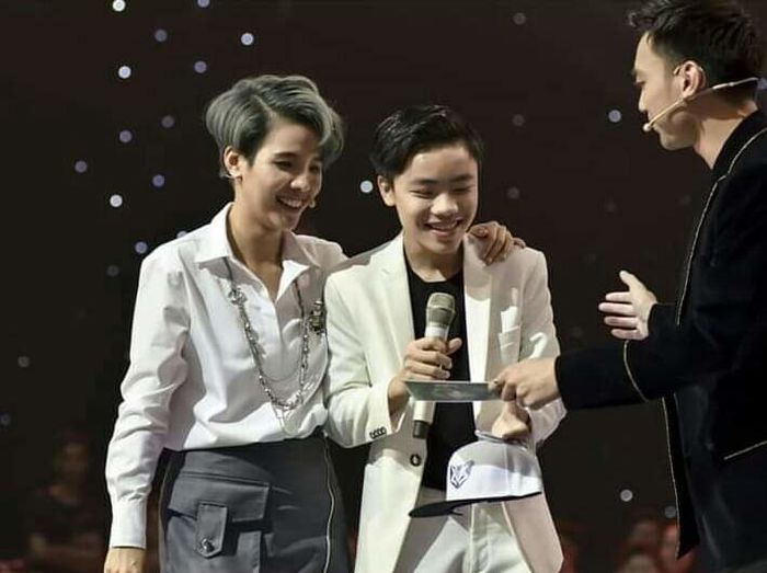 Sau 2 năm The Voice Kids, cậu bé hiếu thảo Minh Nhật bây giờ thế nào?