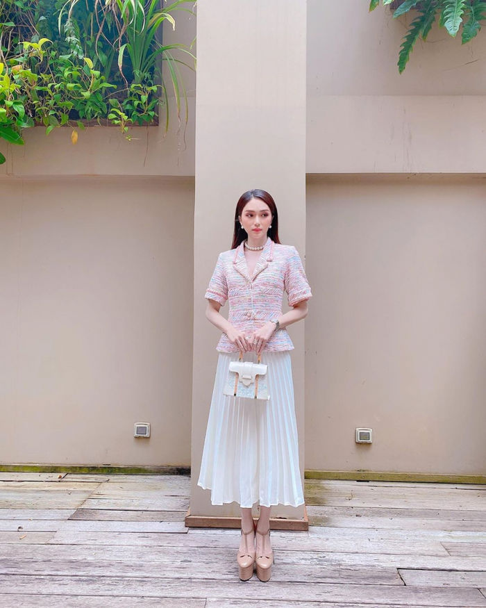 Bộ sưu tập giày hiệu của Hương Giang