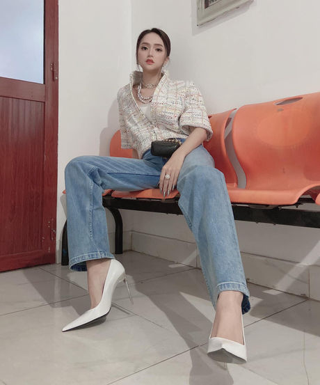Bộ sưu tập giày hiệu của Hương Giang
