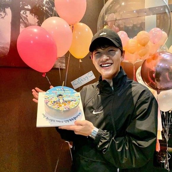 Hậu ly hôn Song Joong Ki liên tiếp vướng vận đen